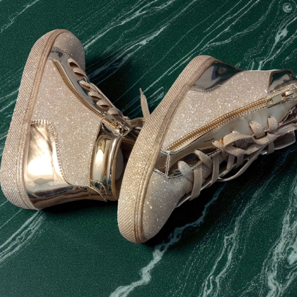 Lauren Lorraine Skippy Rose Gold Sneakers Women's Size 6 Sparkles
